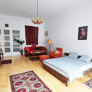Apartman Bross1, Budapest